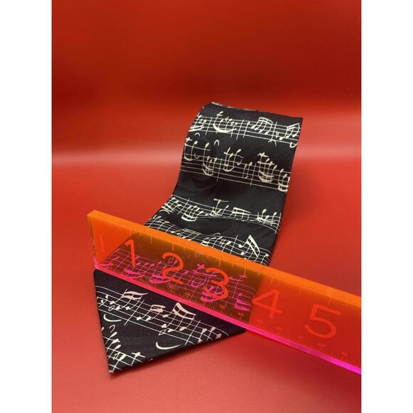 Black Musical Notes Pattern Tie - Picture 3 of 4